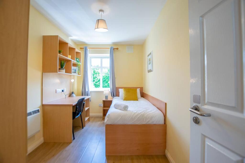 106 - The Townhouse By Shortstays Galway Exterior photo