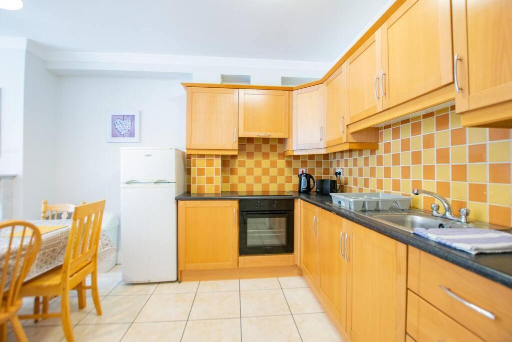 106 - The Townhouse By Shortstays Galway Exterior photo