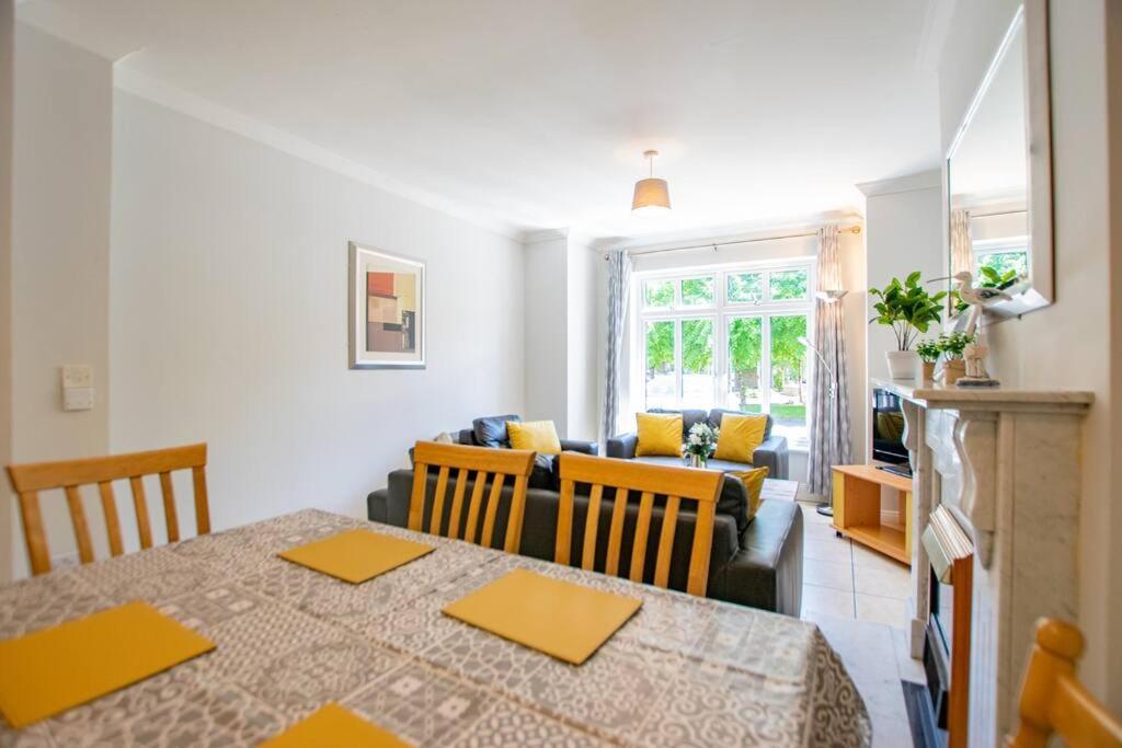 106 - The Townhouse By Shortstays Galway Exterior photo